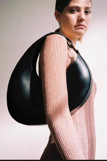 Beautifully Finished Bag in a Timeless Design
