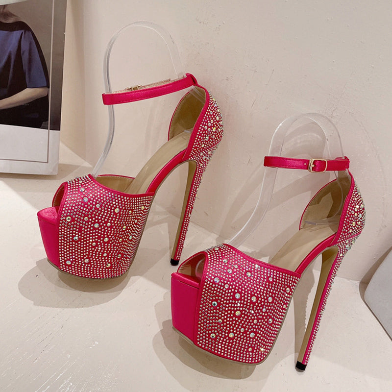 Polished Heels with an Effortless Classic Look