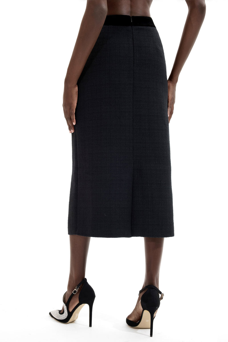 Beautifully Finished Garment in a Timeless Design
