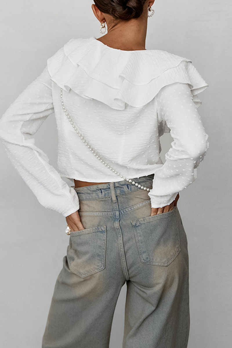 Sophisticated Blouse with a Clean Classic Look