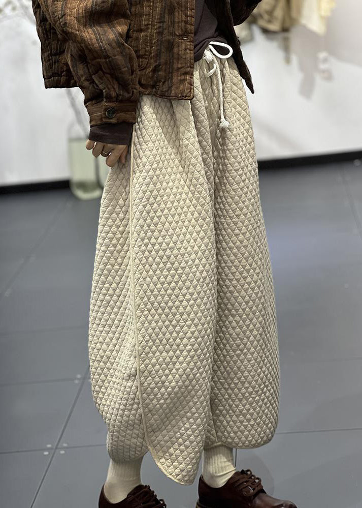 Effortlessly Elegant Pants with a Timeless Design