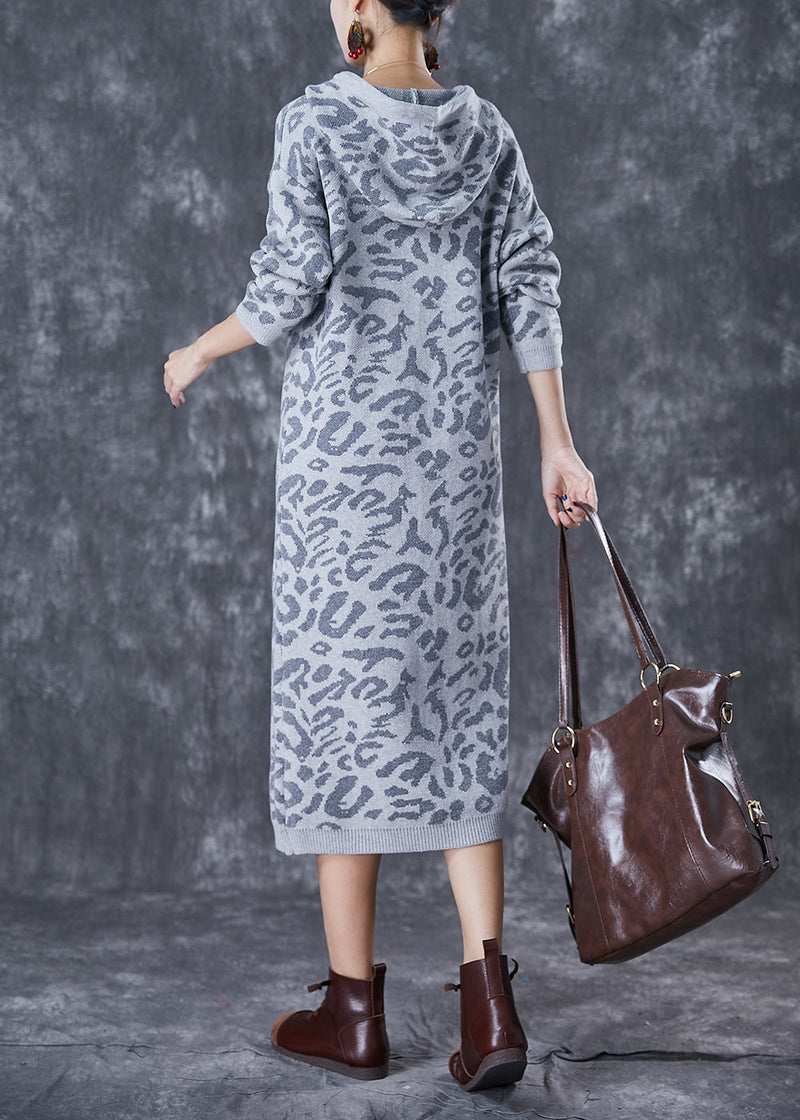 A Vintage Style Pullover with Delicate Timeless Details