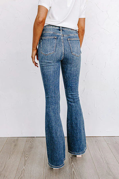 Sophisticated Garment with a Clean Classic Look