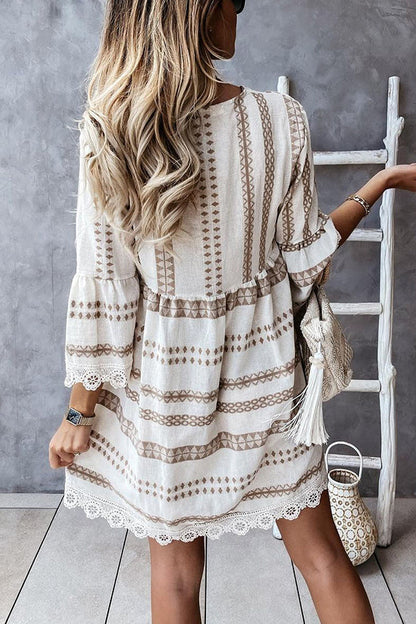 Effortlessly Elegant Dress with a Timeless Design