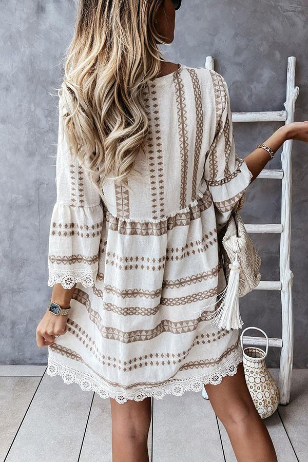 Effortlessly Elegant Dress with a Timeless Design