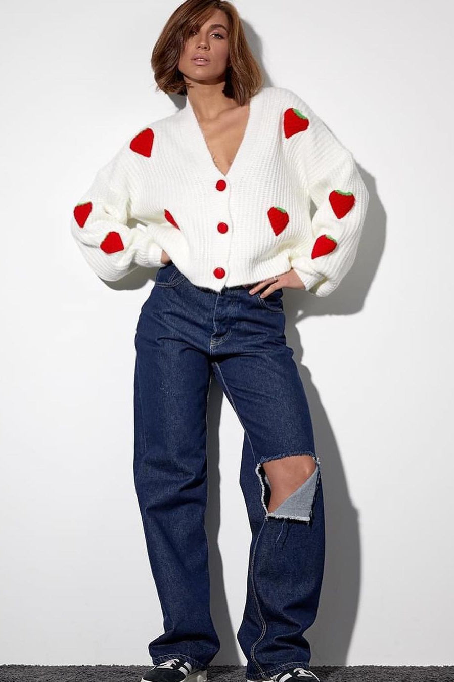 Well Tailored Sweater with a Graceful Silhouette