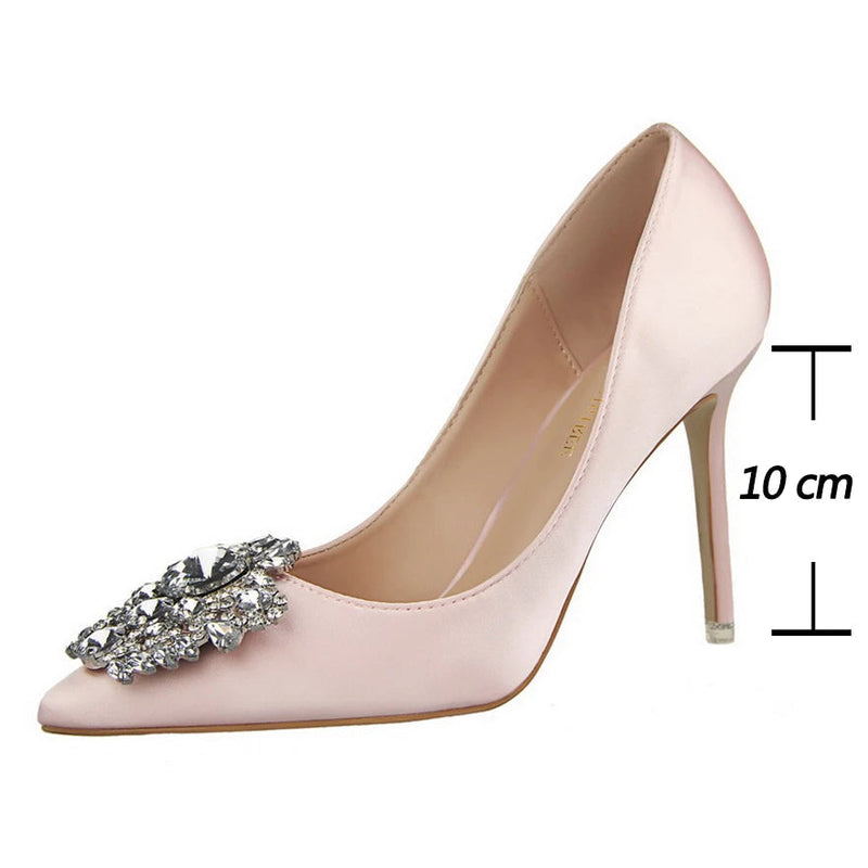 A Vintage Style Heels with Delicate Timeless Details