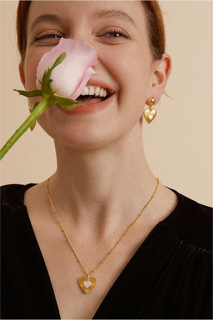 Effortlessly Elegant Garment with a Timeless Design