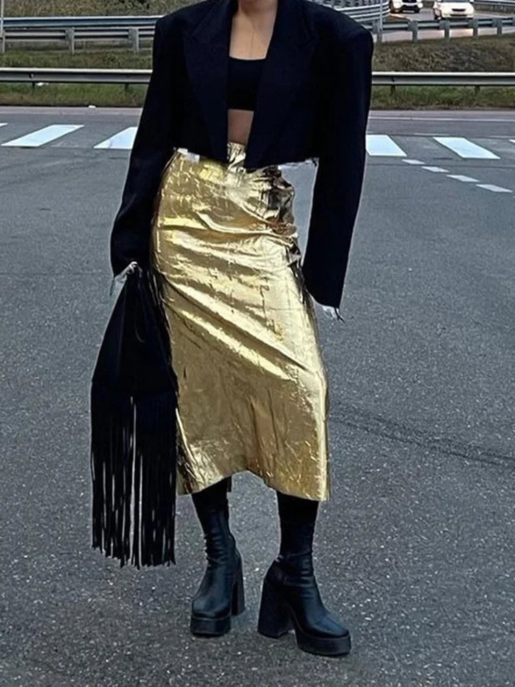 Well Tailored Garment with a Graceful Silhouette