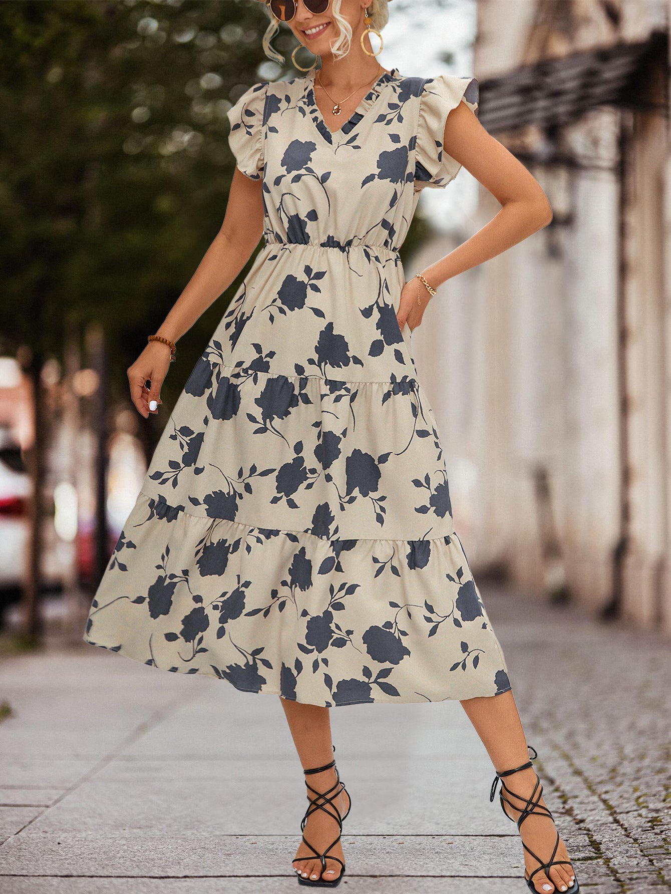 Well Tailored Dress with a Graceful Silhouette