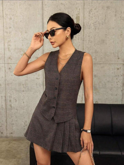 Well Tailored Coat with a Graceful Silhouette