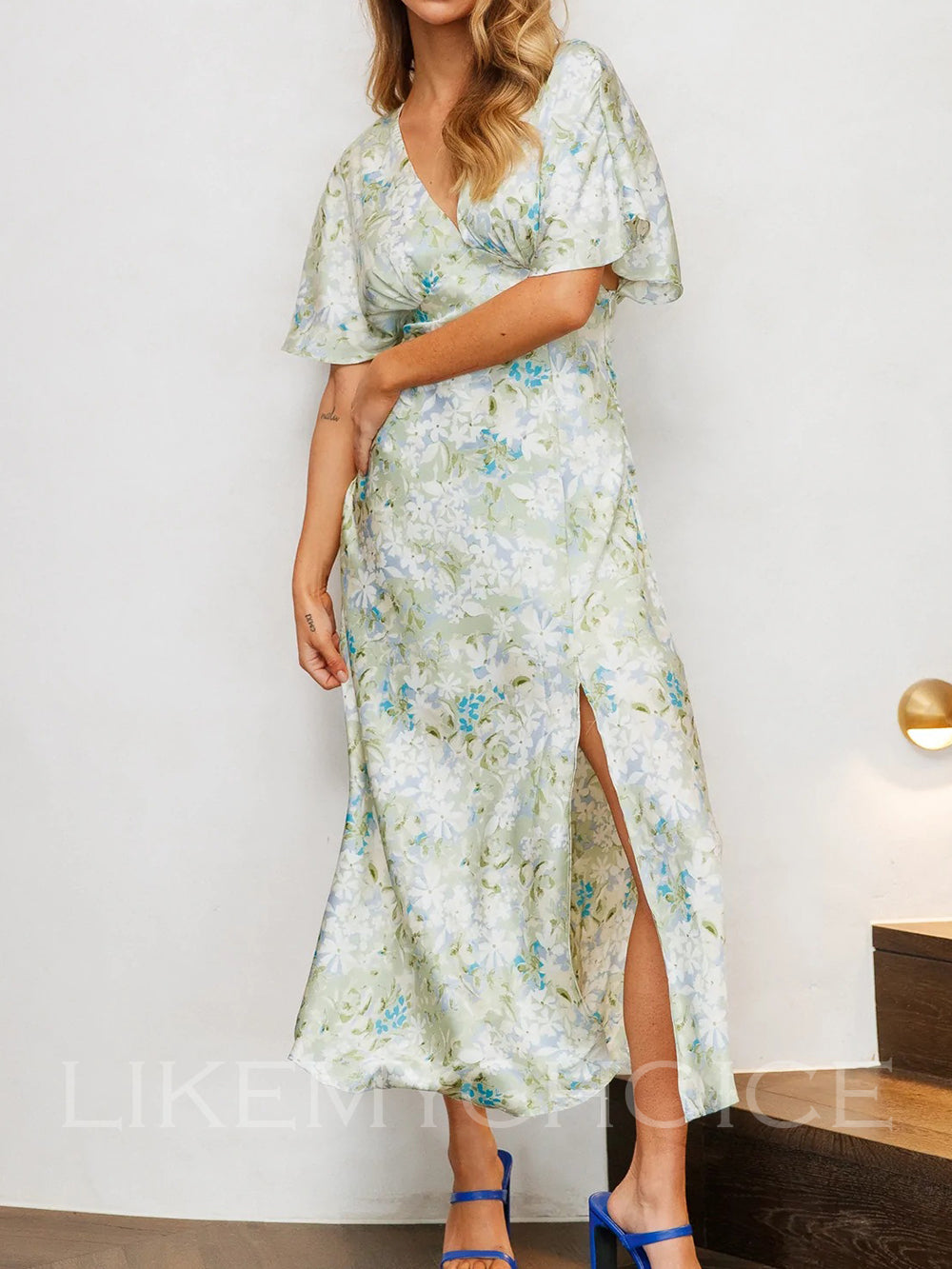 Classic Vintage & Enduringly Stylish Dress