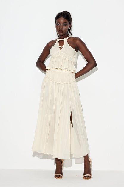Sophisticated Garment with a Clean Classic Look