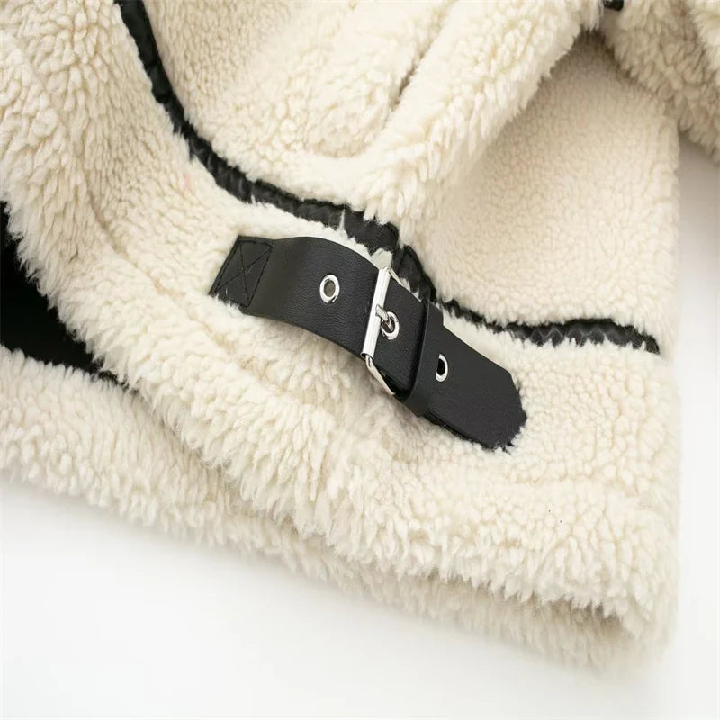 Elegantly Styled Coat for Everyday Wear
