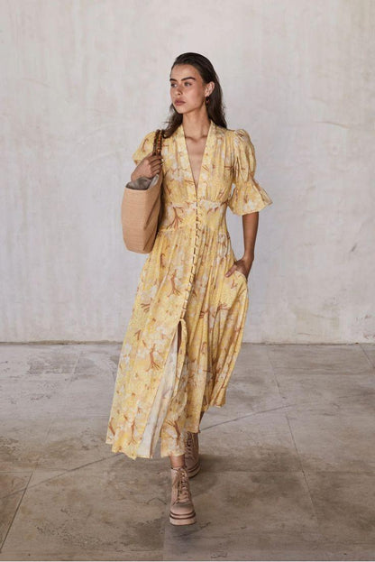 Gracefully Styled Dress for Any Occasion