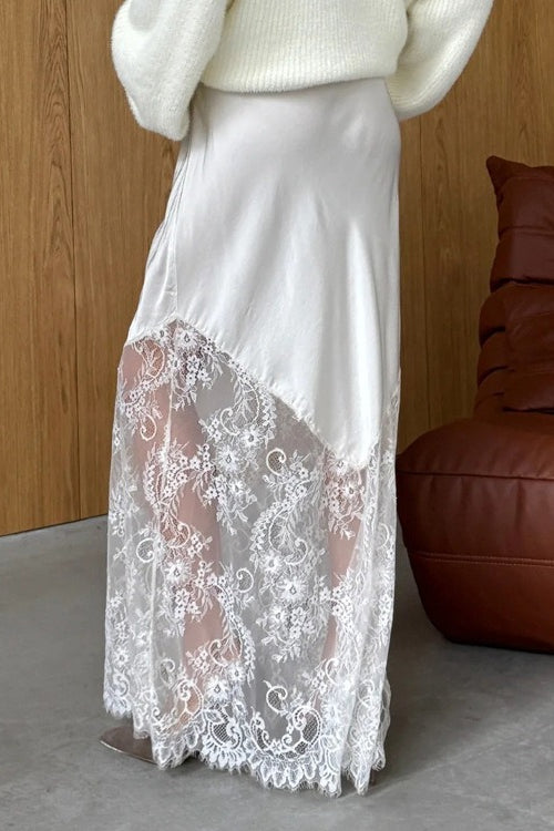 Gracefully Styled Garment for Any Occasion