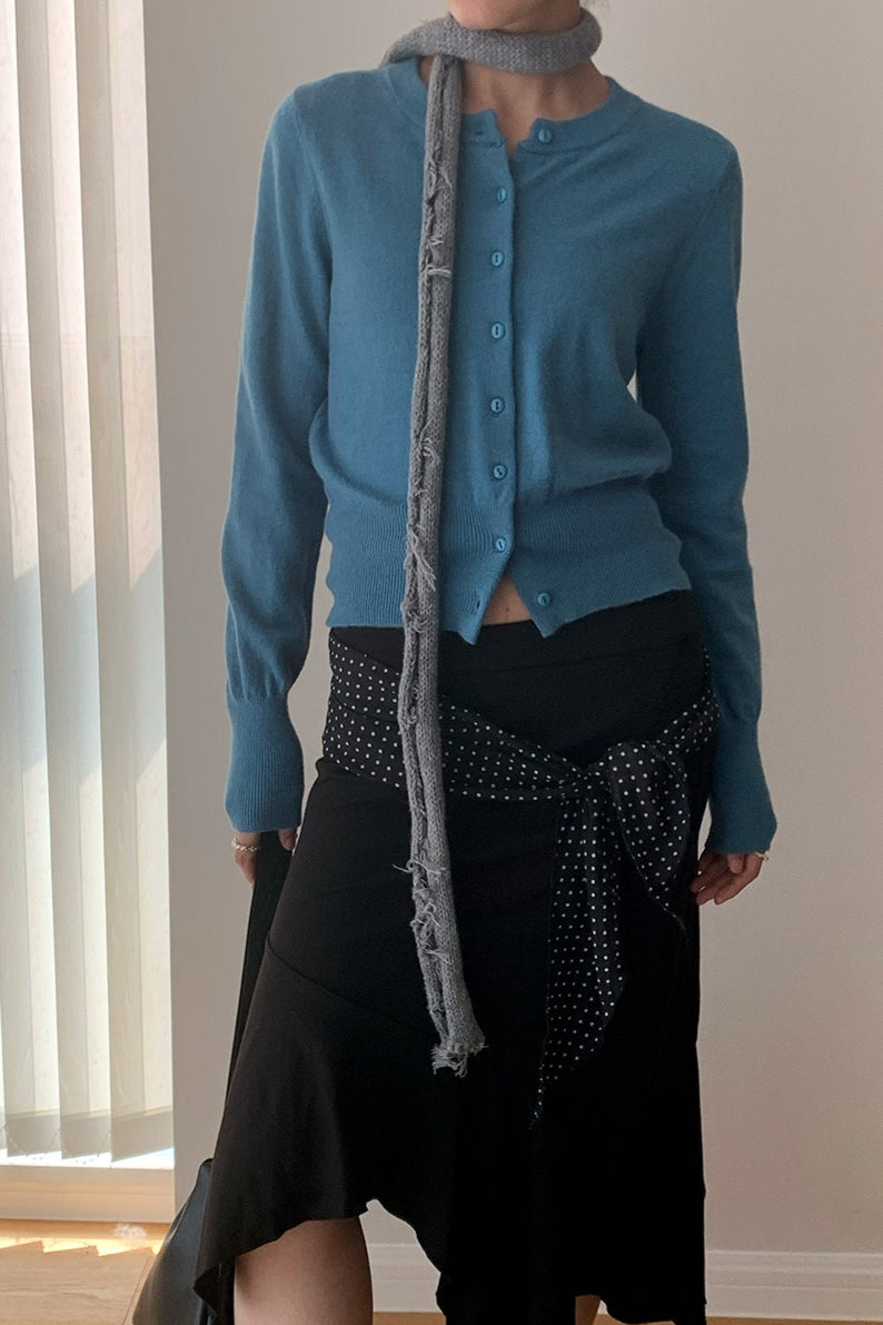 Effortlessly Elegant Cardigan with a Timeless Design