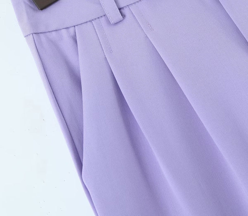 Well Tailored Pants with a Graceful Silhouette