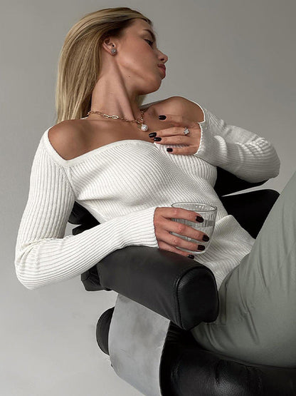 Classic Vintage Sweater with a Flattering Fit