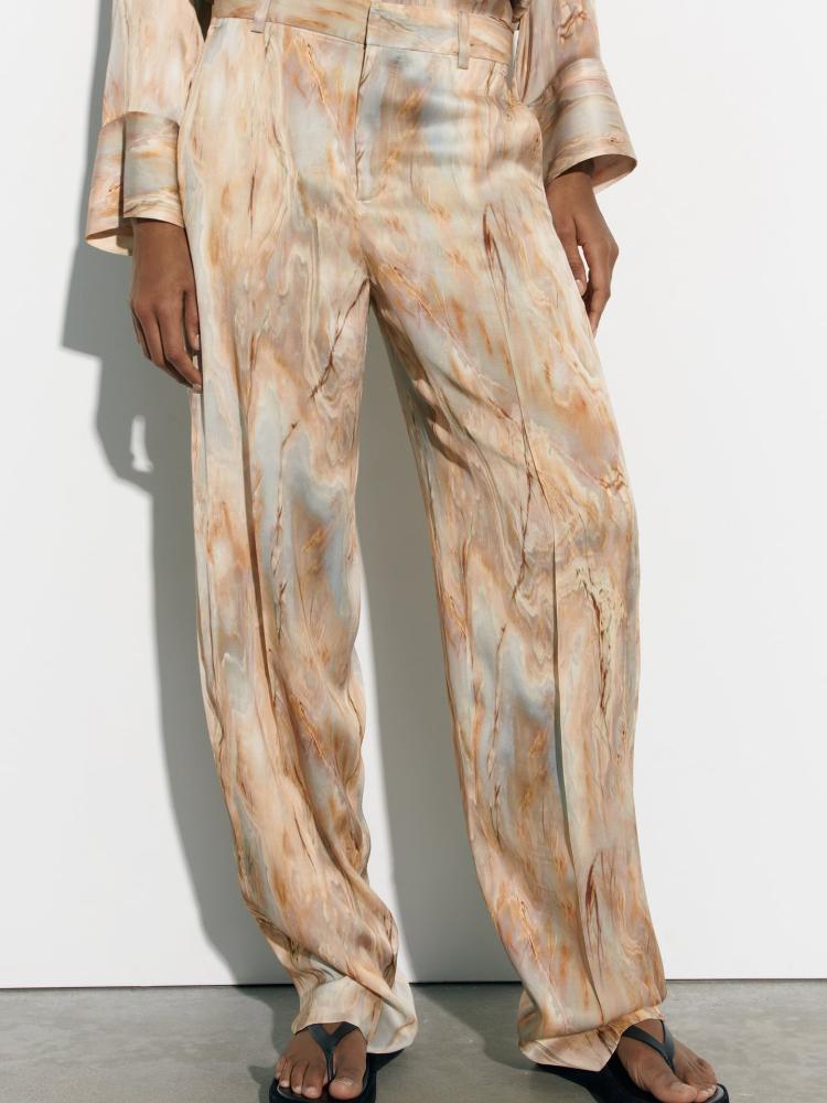 Sophisticated Garment with a Clean Classic Look