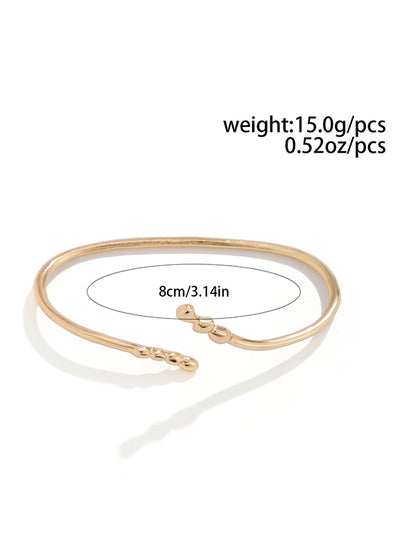 Effortlessly Elegant Garment with a Timeless Design