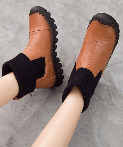 Effortlessly Elegant Boots with a Timeless Design