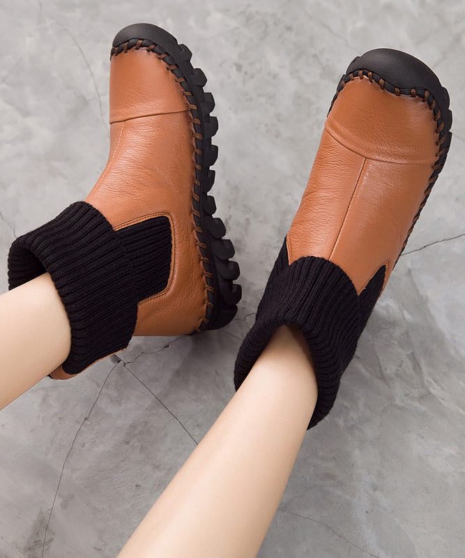 Effortlessly Elegant Boots with a Timeless Design