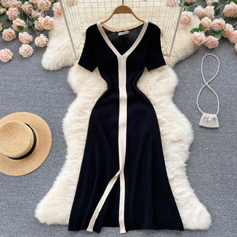 Effortlessly Elegant Dress with a Timeless Design