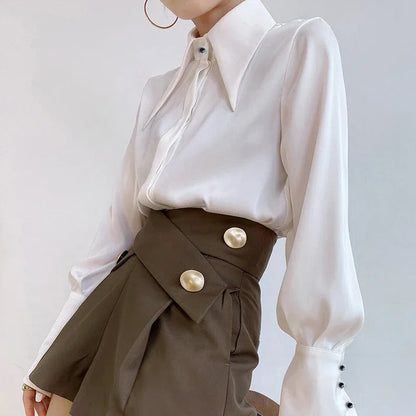 Beautifully Crafted Blouse in a Classic Style