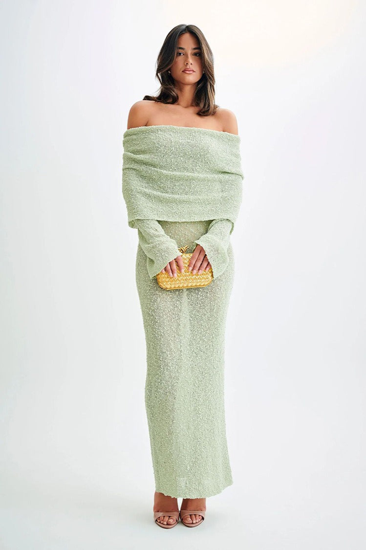 Well Tailored Sweater with a Graceful Silhouette