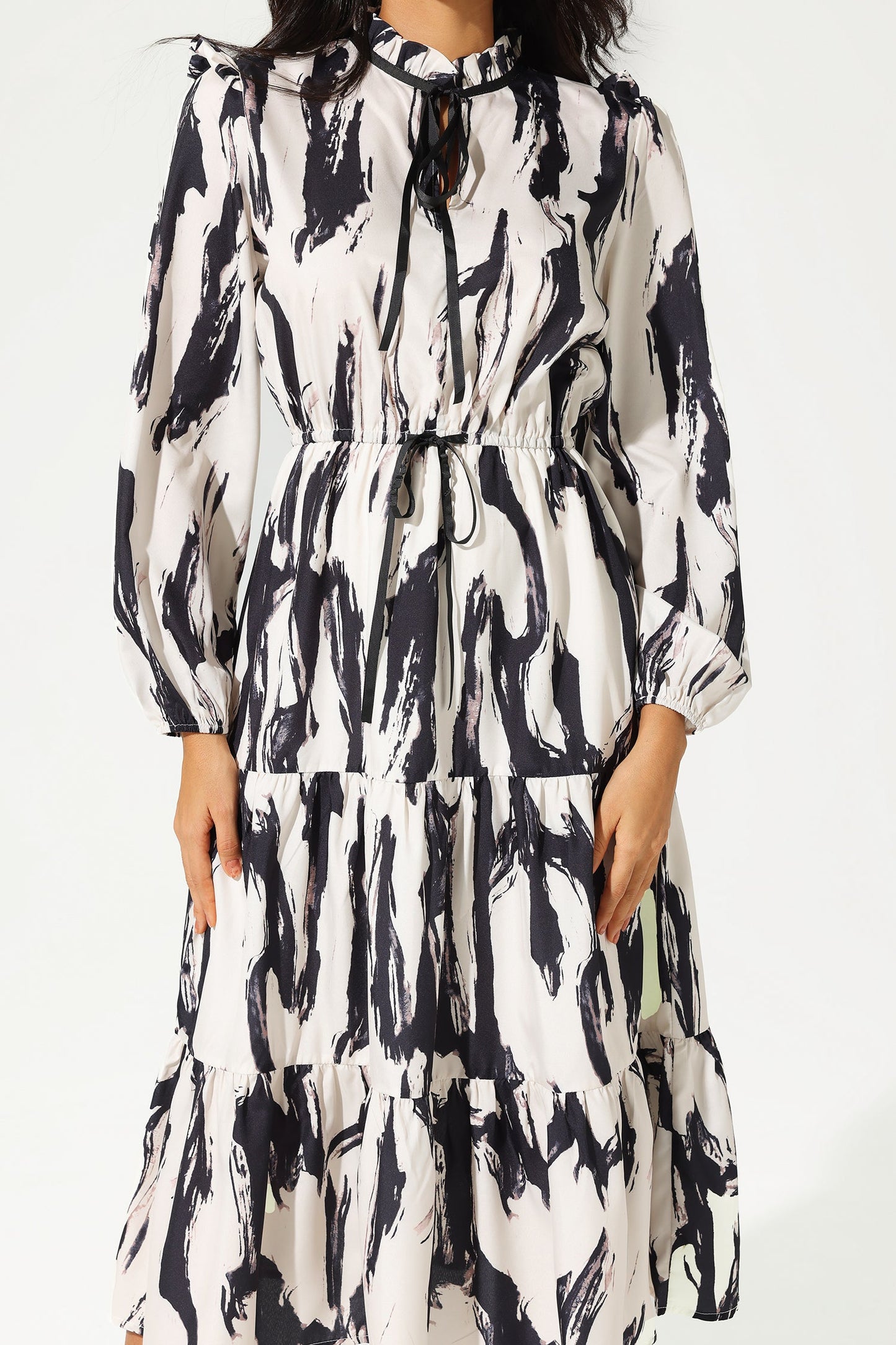 Gracefully Styled Dress for Any Occasion