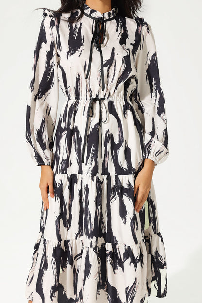 Gracefully Styled Dress for Any Occasion