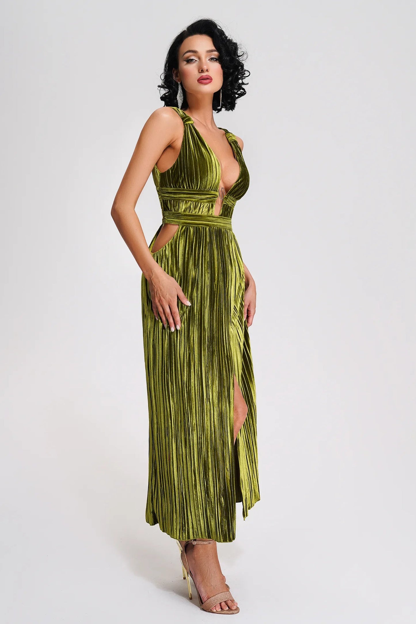 Beautifully Crafted Dress in a Classic Style