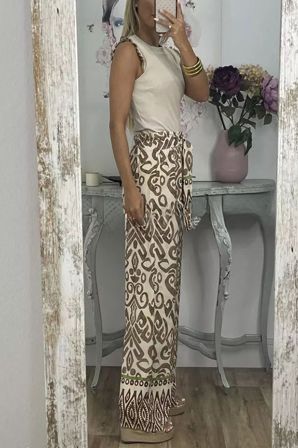 Classic Vintage Pants with a Flattering Fit