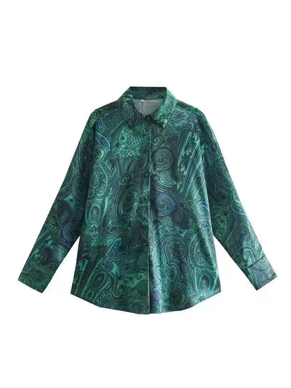 Classic Vintage Shirt with a Flattering Fit