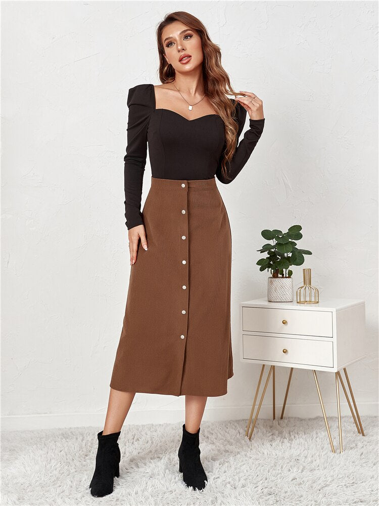 Effortlessly Elegant Garment with a Timeless Design
