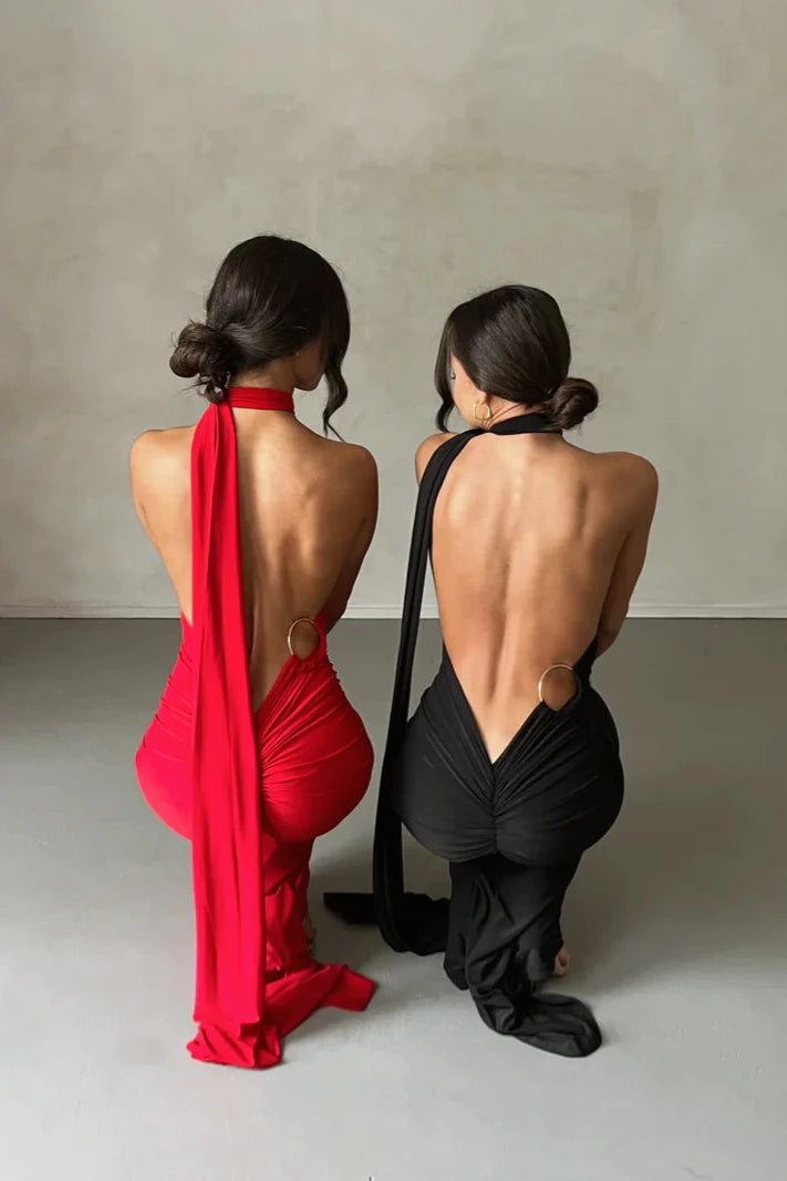 Well Tailored Garment with a Graceful Silhouette