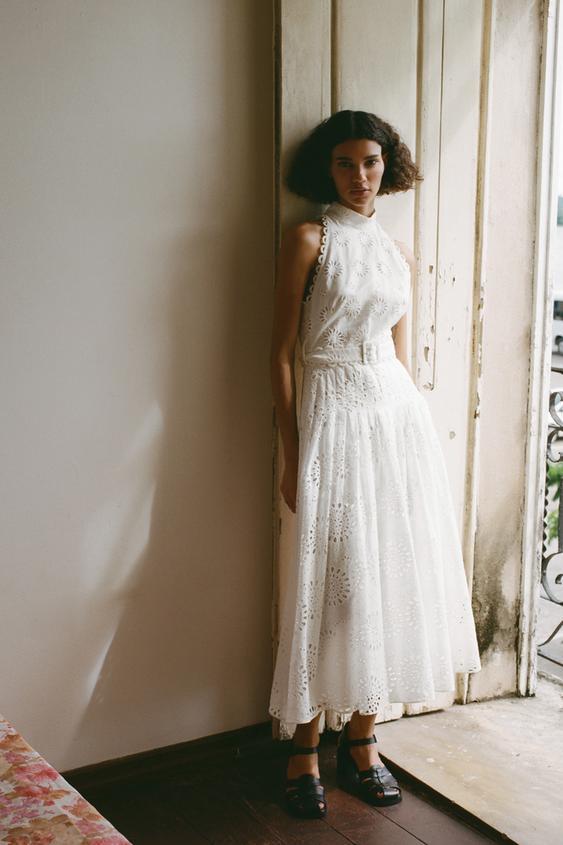 Classic Vintage Dress with a Flattering Fit