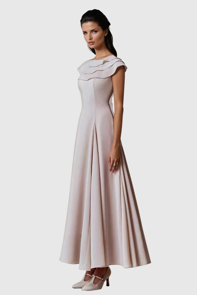 Effortlessly Elegant Dress with a Timeless Design