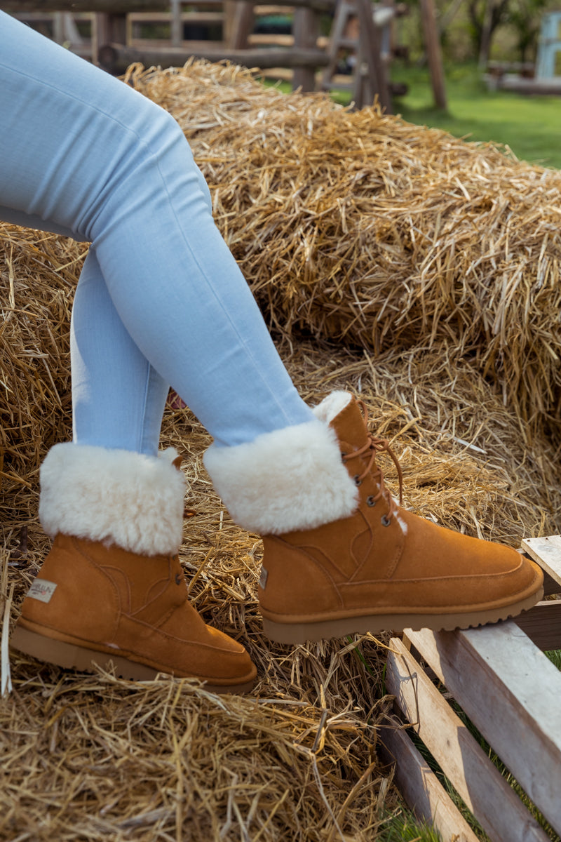 Well Tailored Boots with a Graceful Silhouette