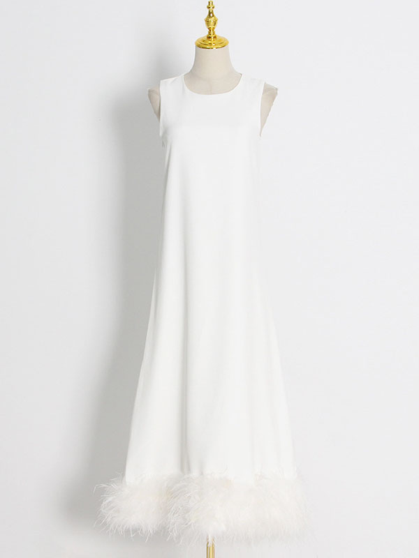 Beautifully Finished Dress in a Timeless Design