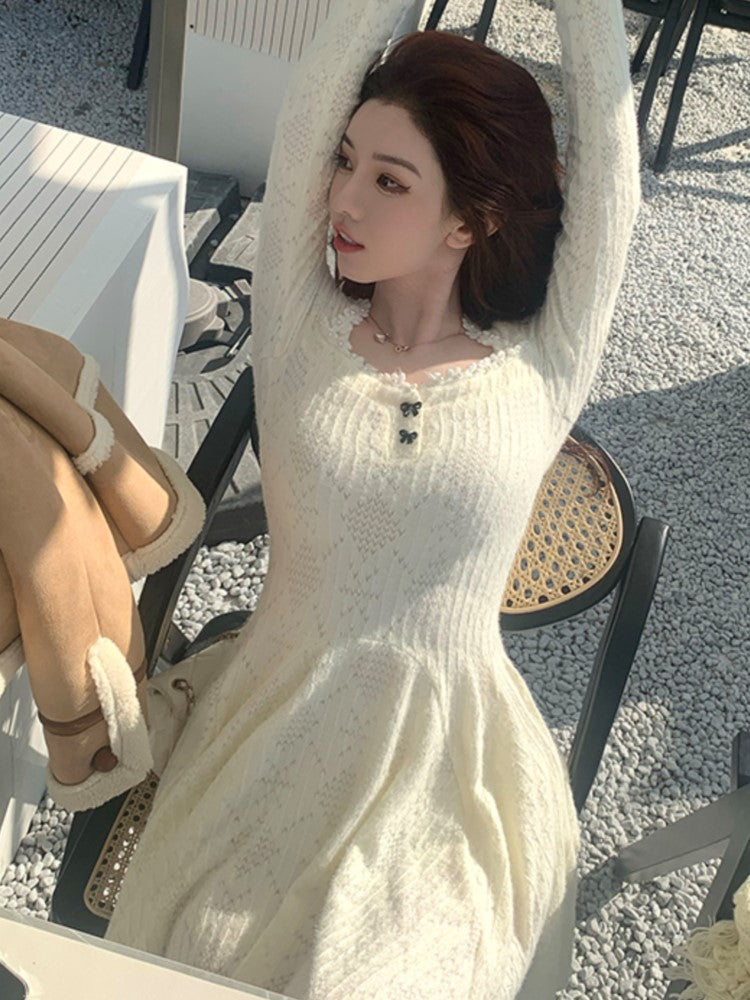 Beautifully Finished Dress in a Timeless Design