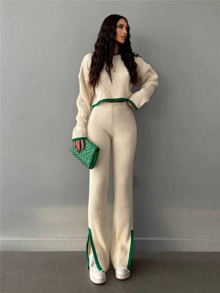 Well Tailored Sweater with a Graceful Silhouette
