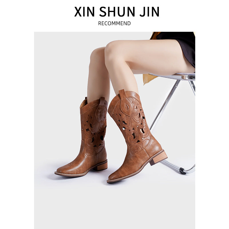 Polished Boots with an Effortless Classic Look