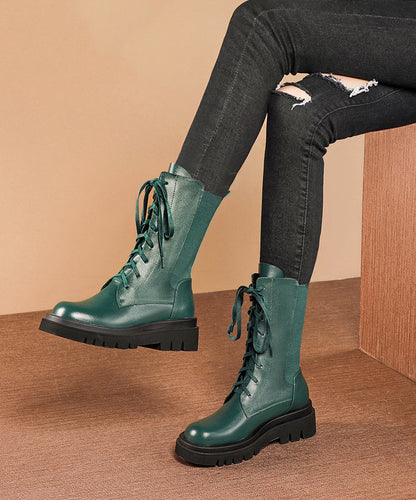 Effortlessly Elegant Boots with a Timeless Design