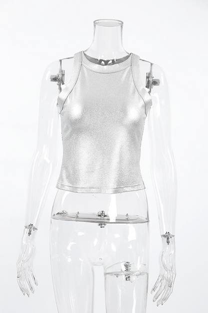 Well Tailored Top with a Graceful Silhouette