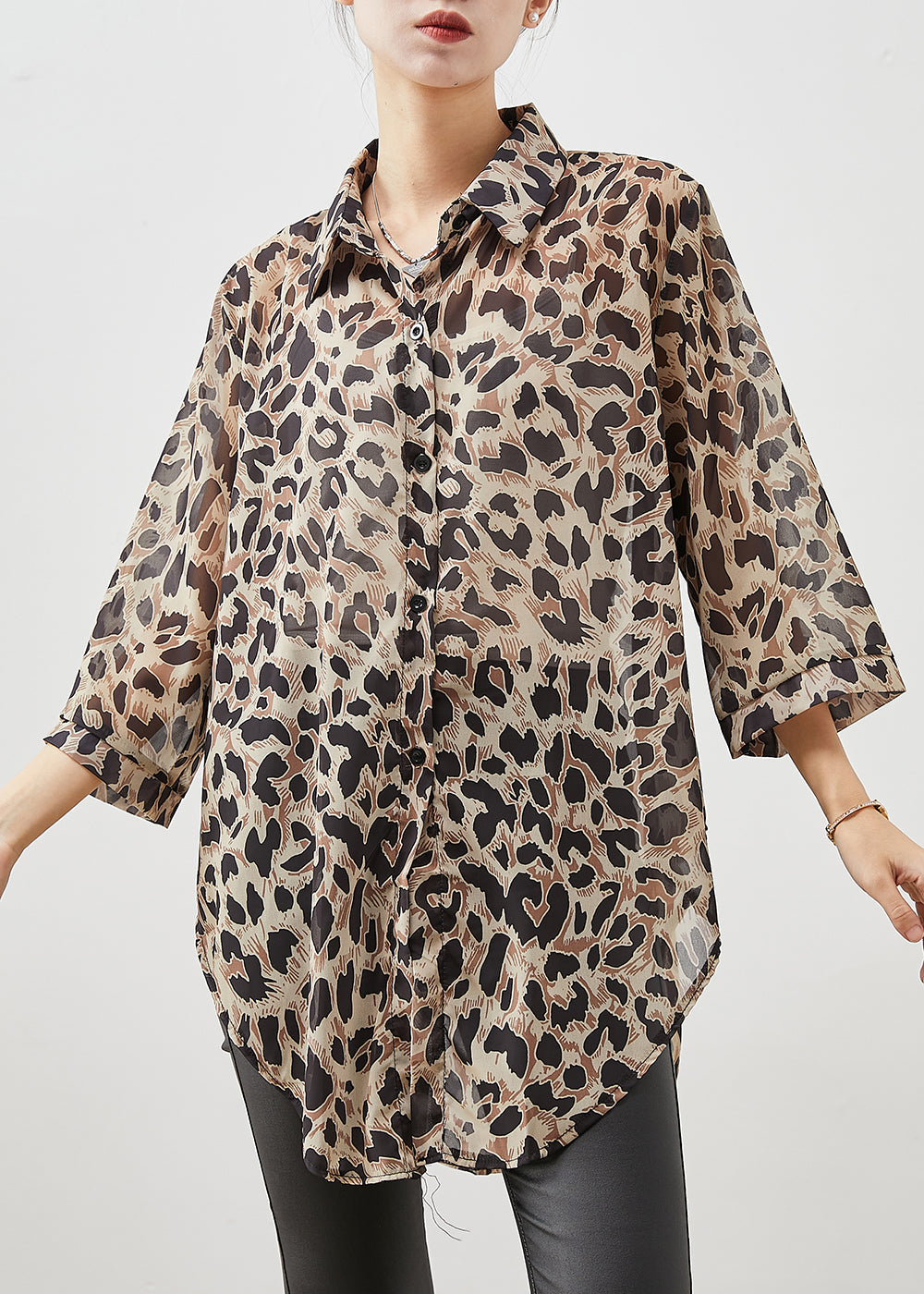 Beautifully Crafted Blouse in a Classic Style