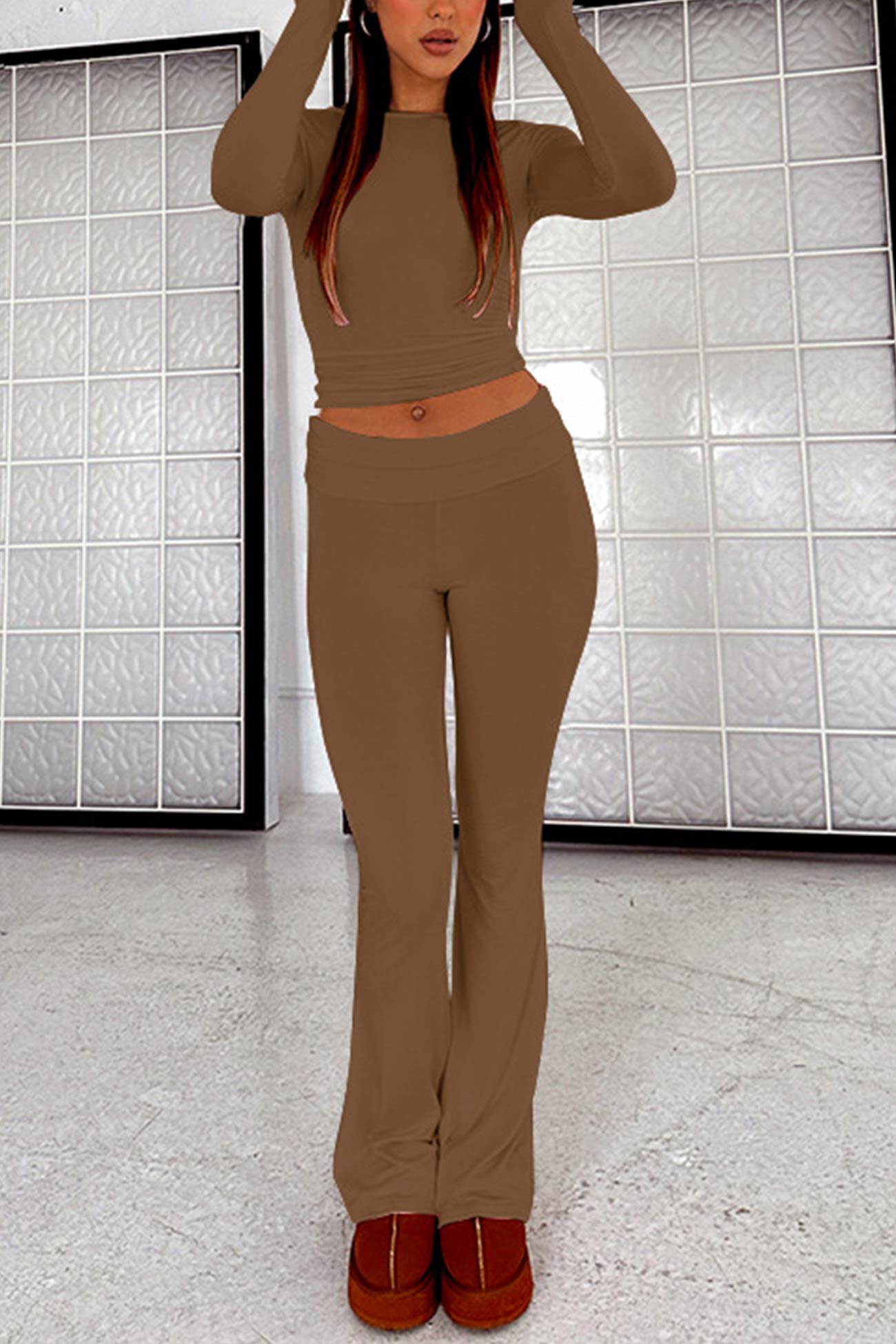 Effortlessly Elegant Pants with a Timeless Design