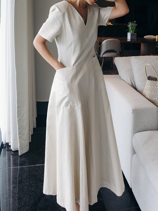 Beautifully Crafted Dress in a Classic Style