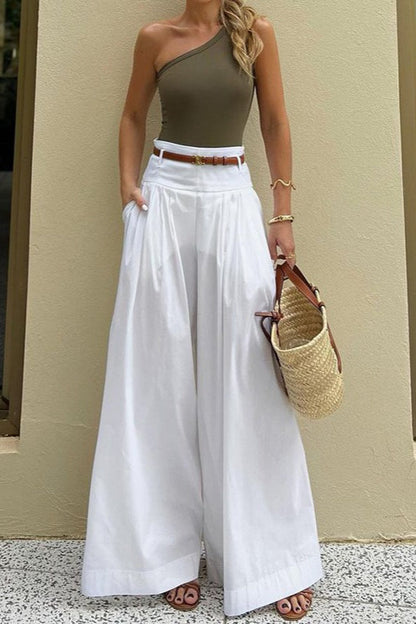 Well Tailored Pants with a Graceful Silhouette